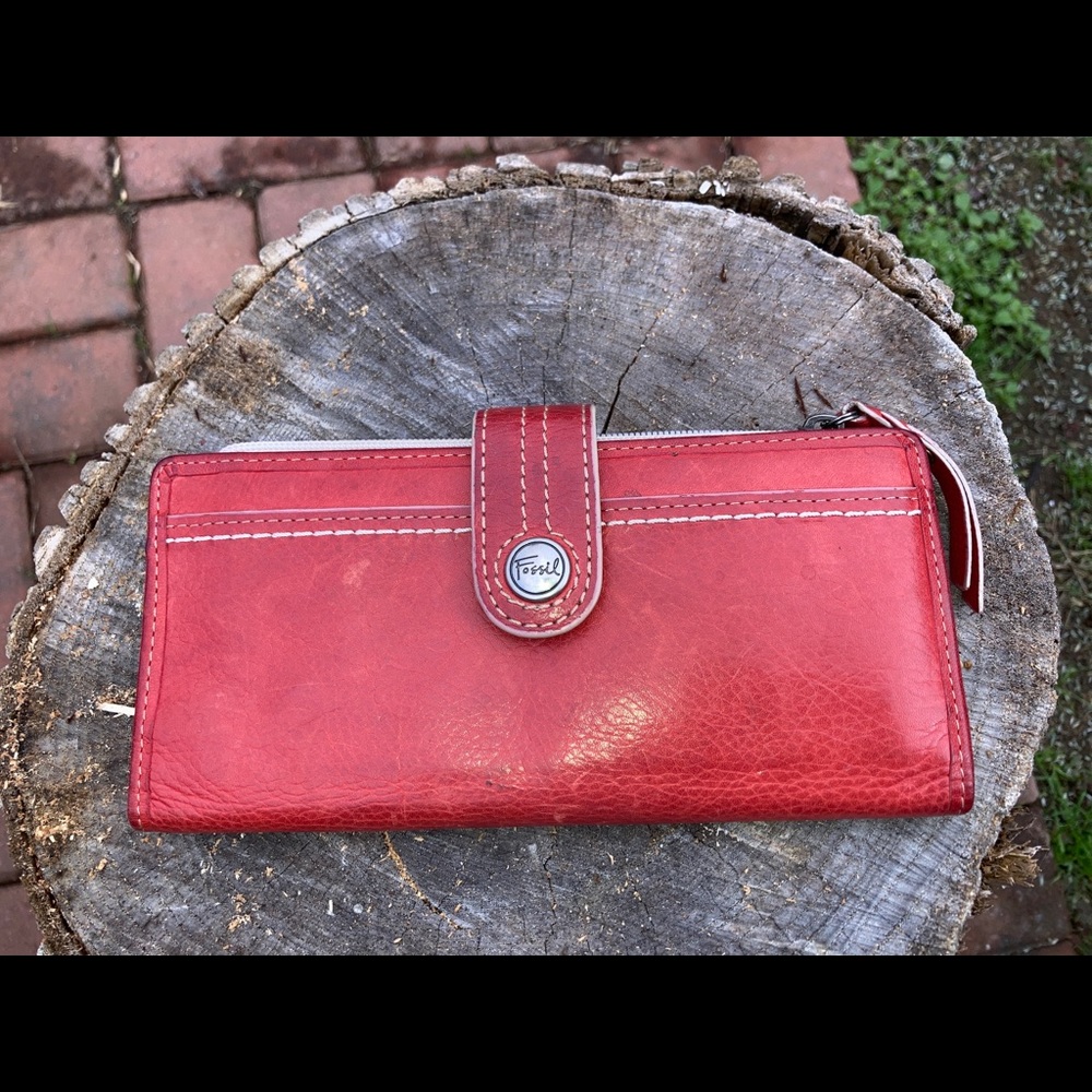 Fossil genuine leather wallet